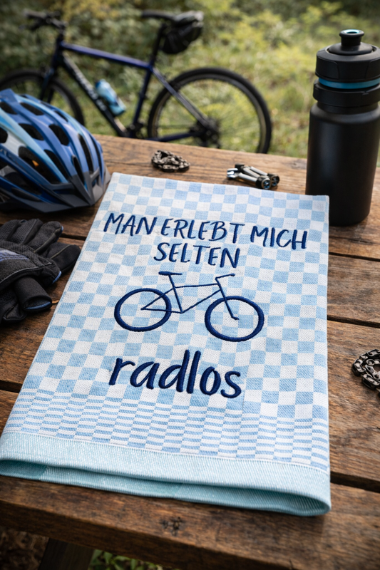 Besticktes Geschirrtuch "Man erlebt mich selten Radlos" - Geschenk für Radfahrer-Küchendeko