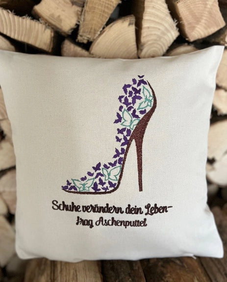 Kissen Pumps 40x40cm, besticktes Kissen in Bio-Baumwollqualität, Aschenputtel
