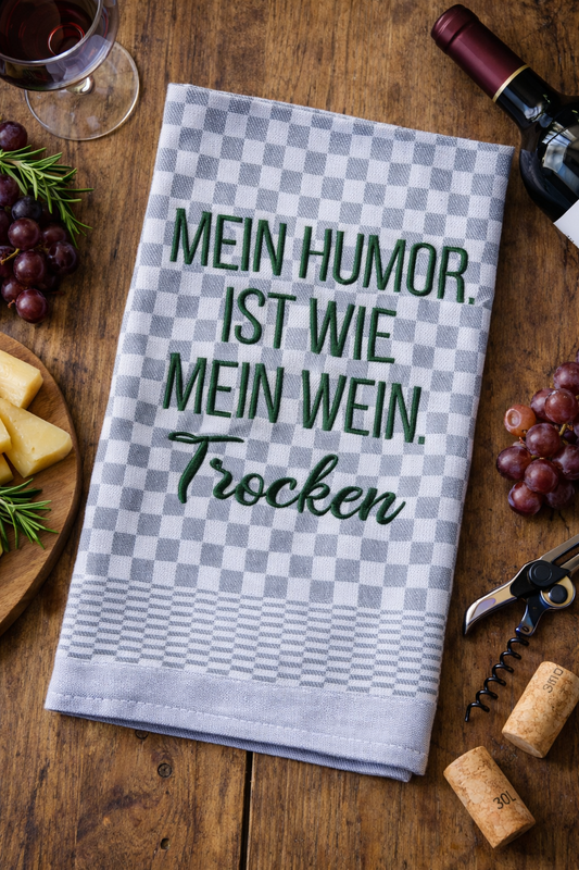 Dieses besticktes Geschirrtuch ist eine liebevolle Geschenkidee und ein hochwertiges Mitbringsel für alle Wein Liebhaber.